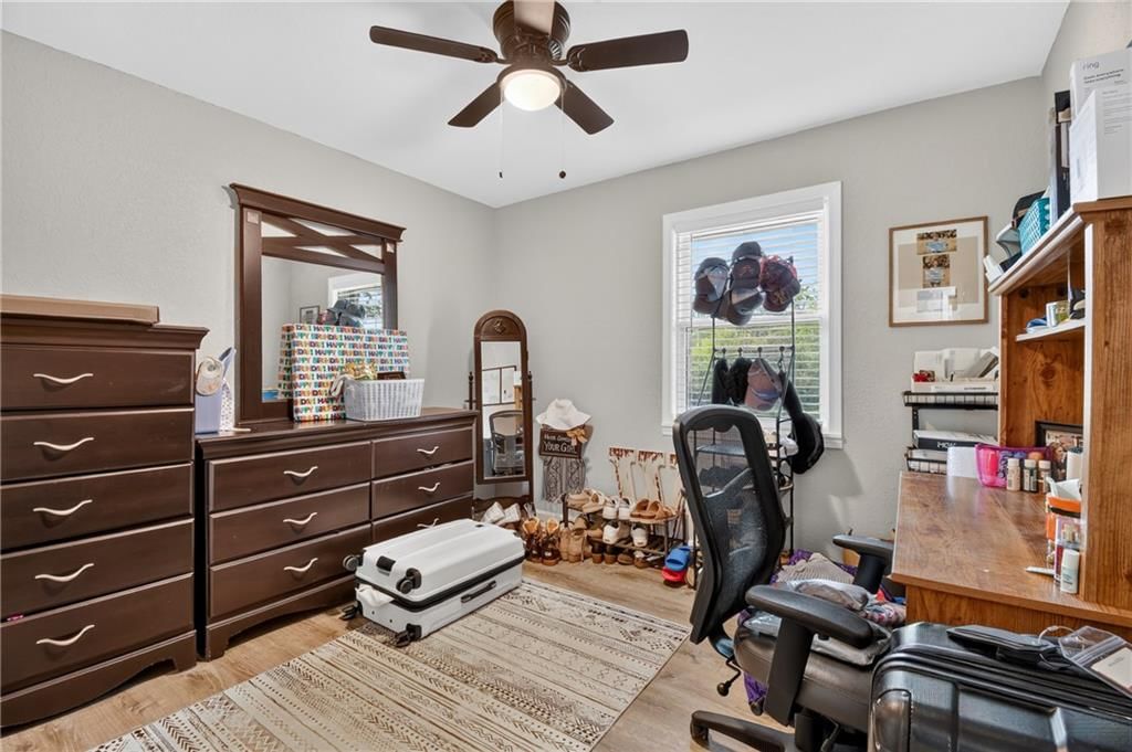 Home office at 18902 E 263rd Street, Harrisonville, MO 64701
