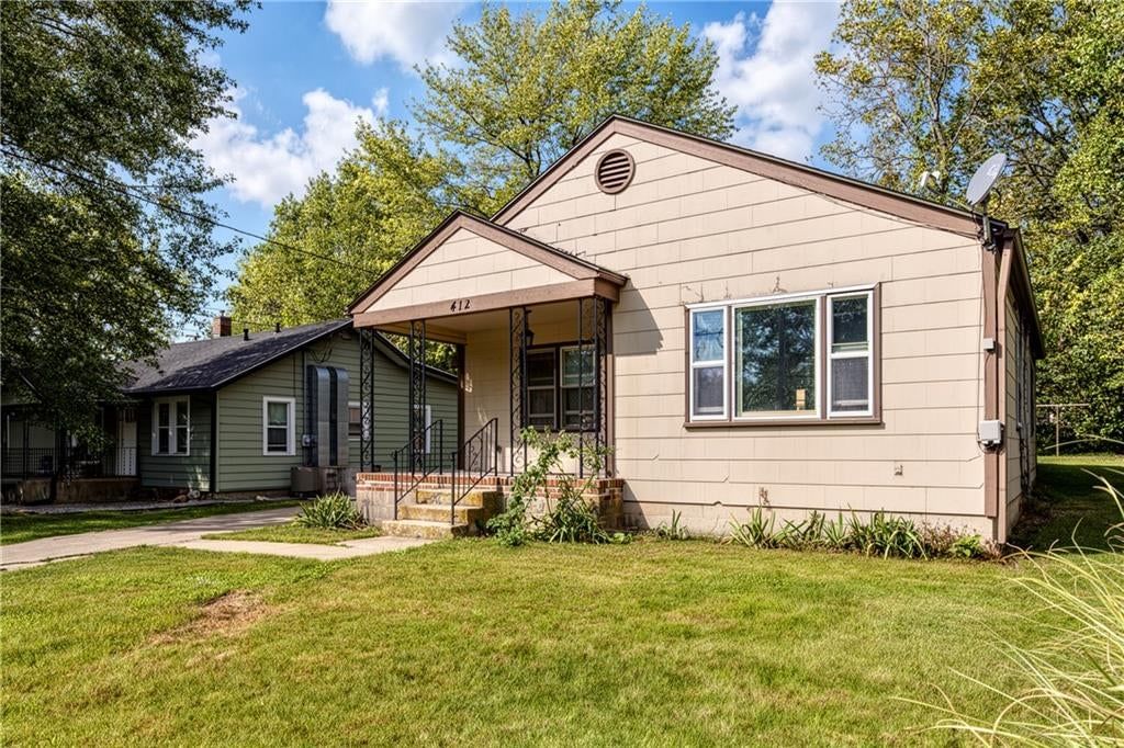 412 14th Street, Osawatomie, KS: listing photo 2
