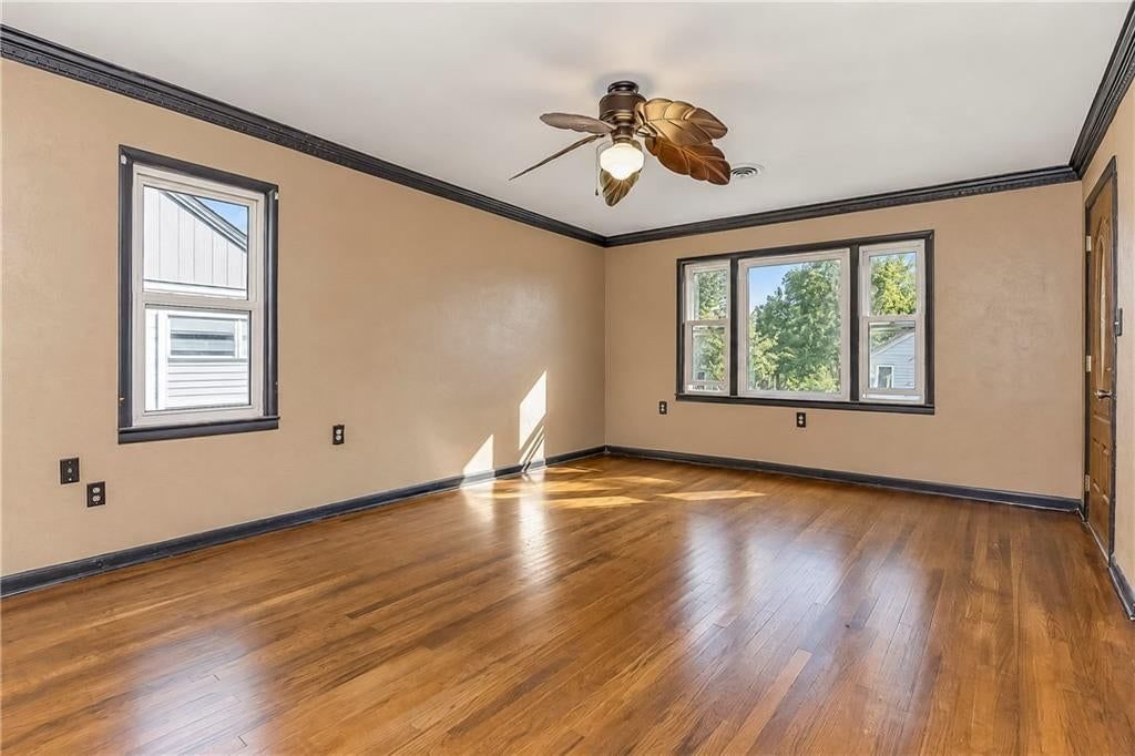 Photo 6 of 23 - 412 14th Street, Osawatomie, KS 66064