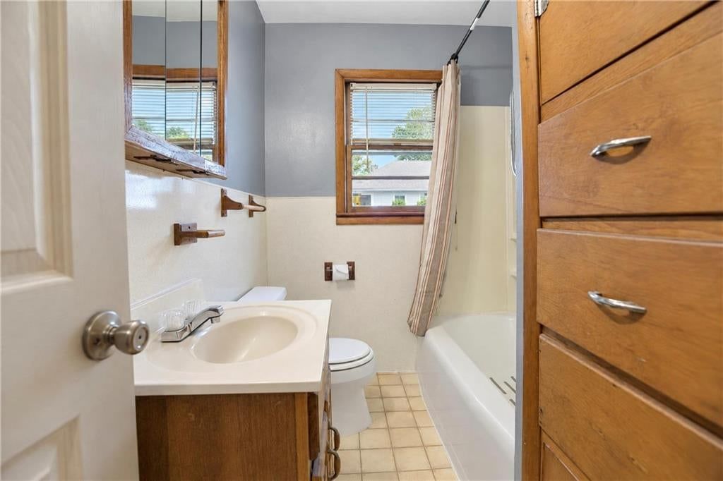 Photo 13 of 23 - 412 14th Street, Osawatomie, KS 66064