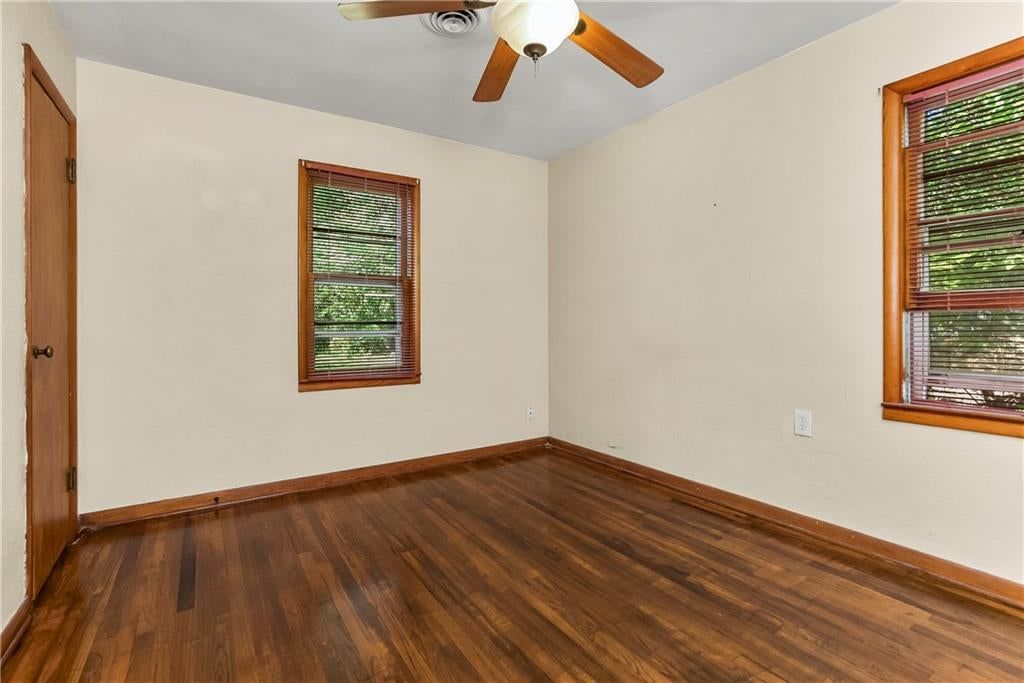 Photo 14 of 23 - 412 14th Street, Osawatomie, KS 66064