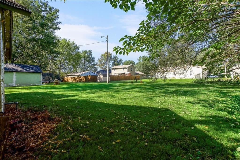 Photo 17 of 23 - 412 14th Street, Osawatomie, KS 66064