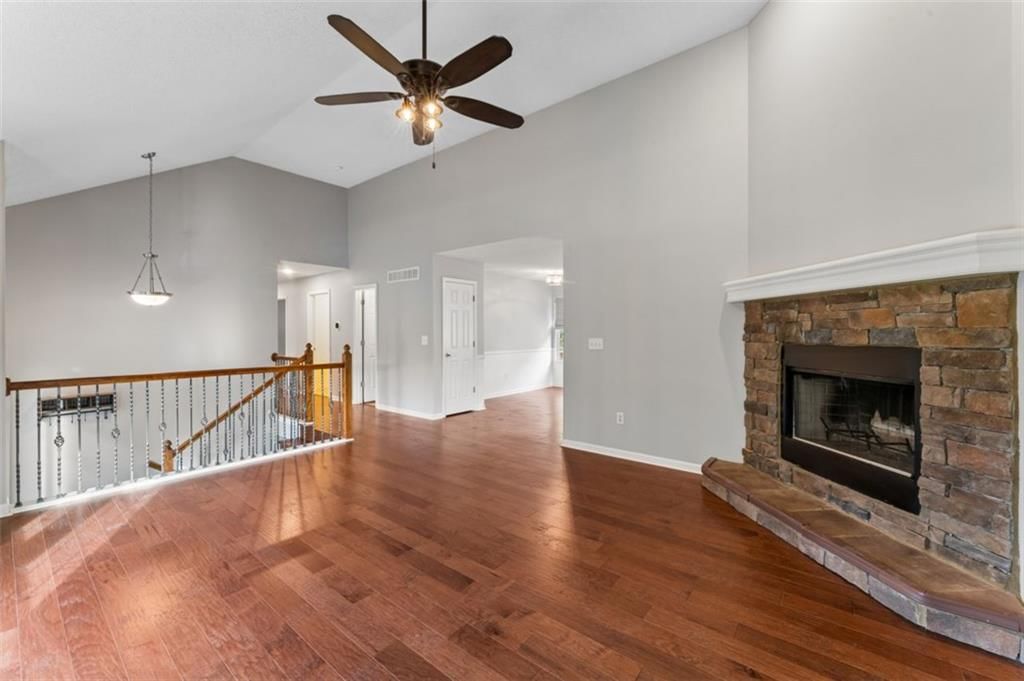 Photo 8 of 45 - 20556 W 220th Terrace, Spring Hill, KS 66083