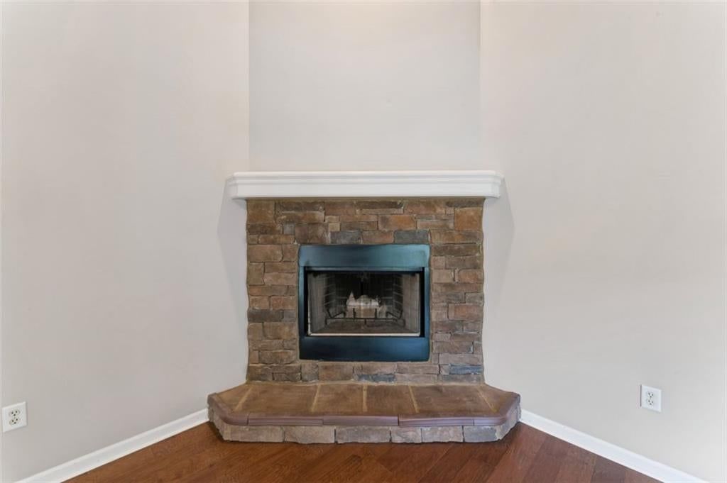 Photo 10 of 45 - 20556 W 220th Terrace, Spring Hill, KS 66083