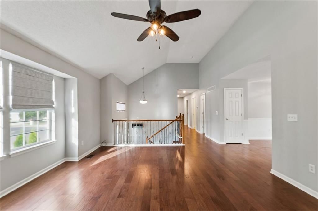 Photo 11 of 45 - 20556 W 220th Terrace, Spring Hill, KS 66083