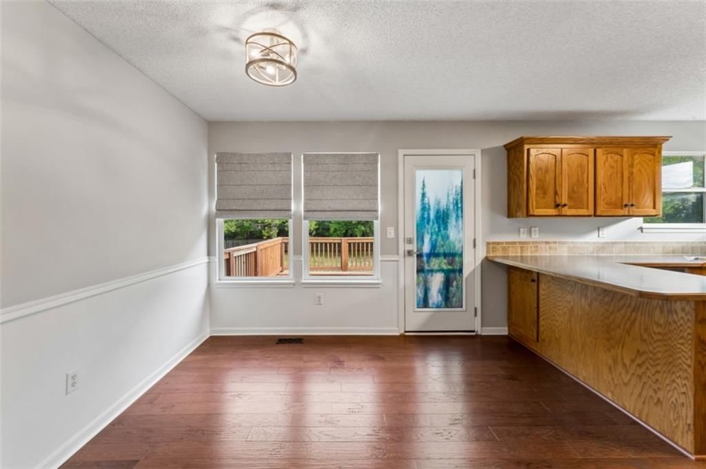 Photo 18 of 45 - 20556 W 220th Terrace, Spring Hill, KS 66083