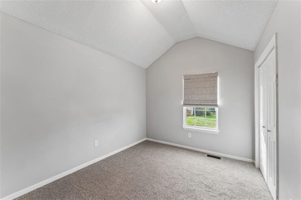 Photo 31 of 45 - 20556 W 220th Terrace, Spring Hill, KS 66083