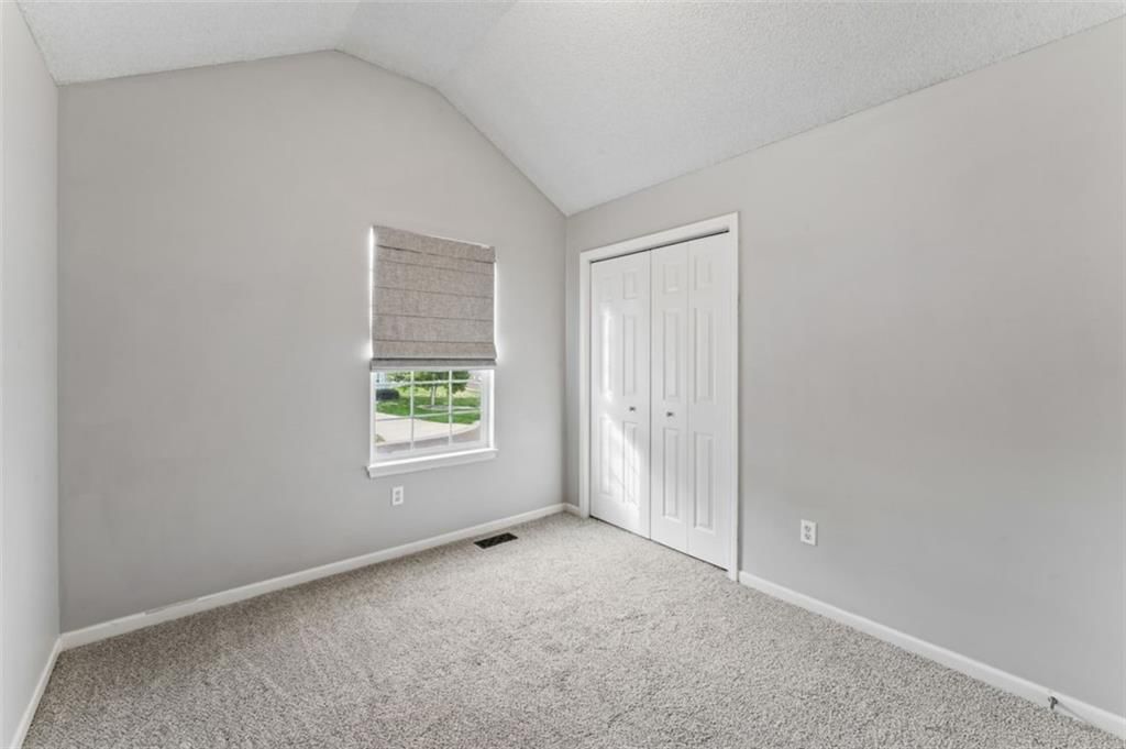 Photo 32 of 45 - 20556 W 220th Terrace, Spring Hill, KS 66083
