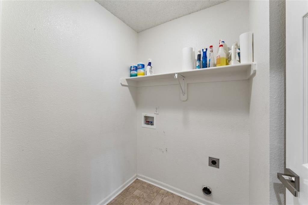 Photo 34 of 45 - 20556 W 220th Terrace, Spring Hill, KS 66083