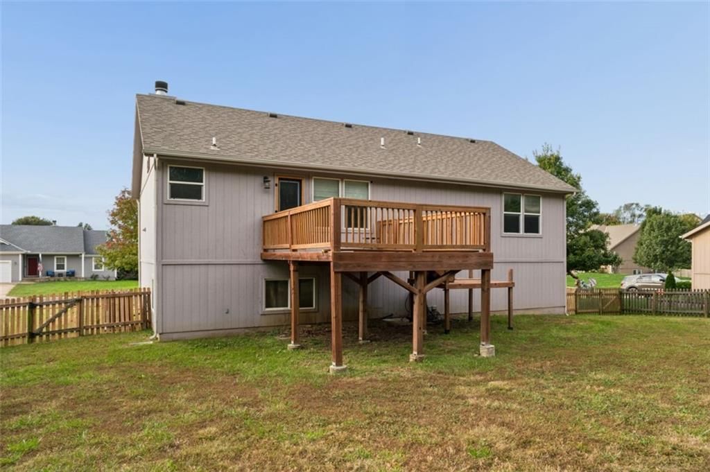 Photo 39 of 45 - 20556 W 220th Terrace, Spring Hill, KS 66083