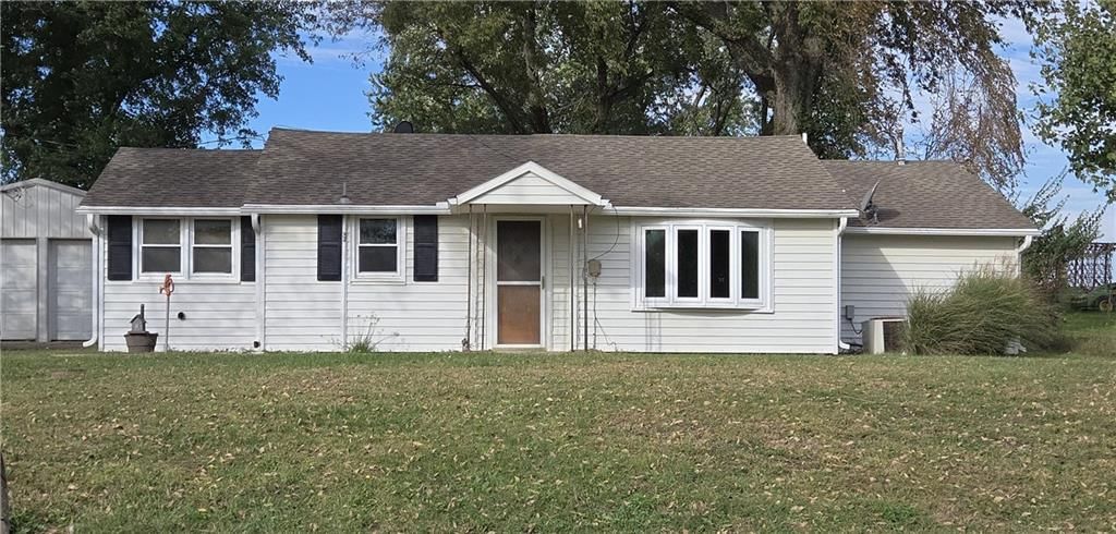 34306 Indianapolis Road, Osawatomie, KS: listing photo 2
