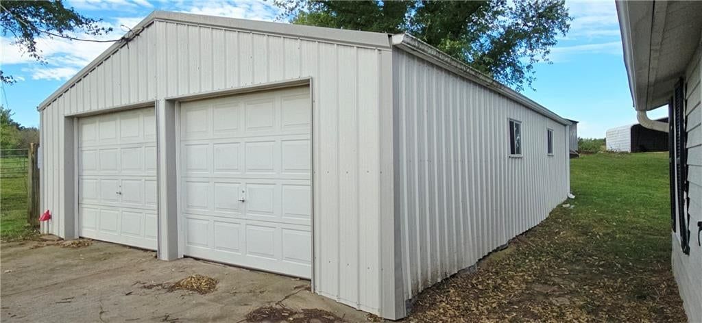 Concrete driveway at 34306 Indianapolis Road, Osawatomie, KS 66064