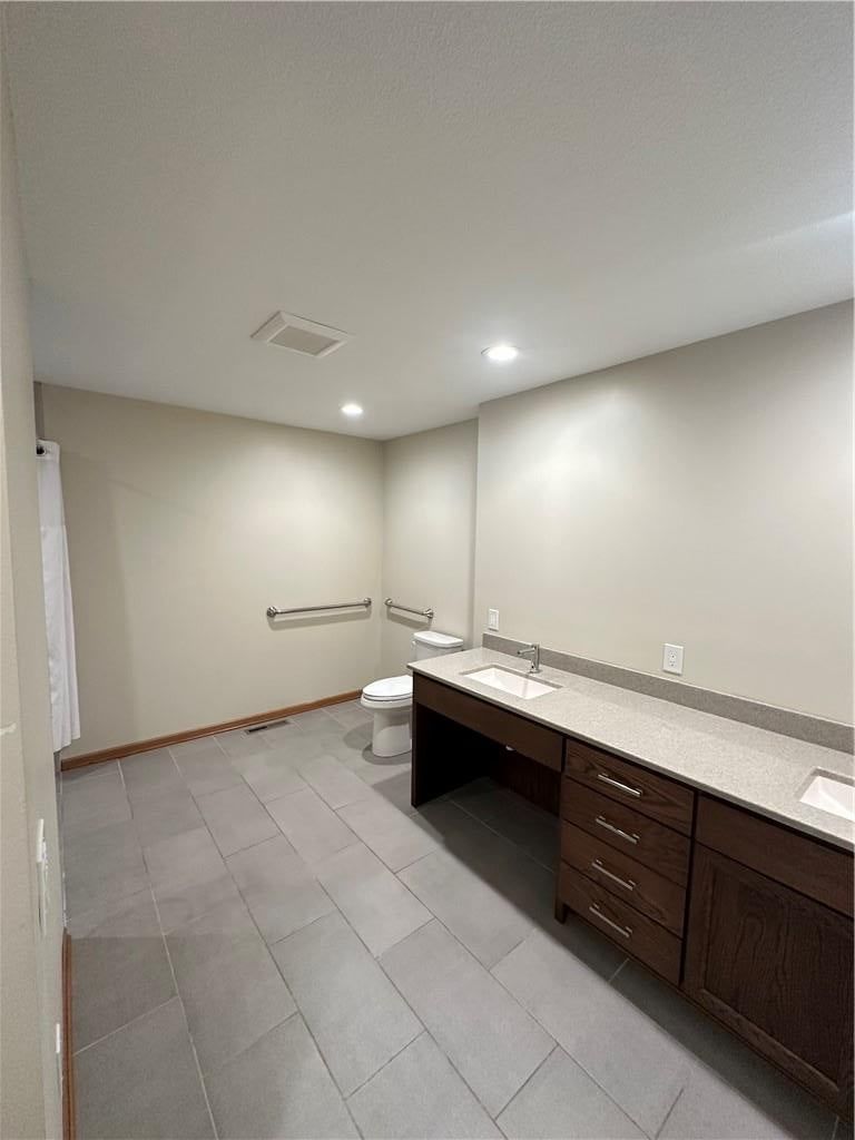 Photo 14 of 24 - 3007-A Cedar Crest Drive, Independence, MO 64057