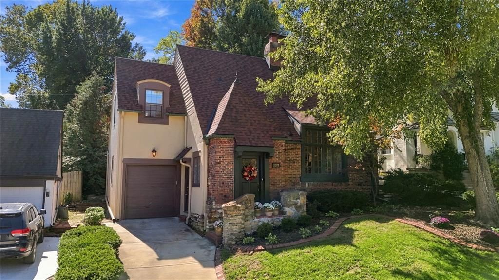 2017 W 50th Street, Westwood Hills, KS: listing photo 3