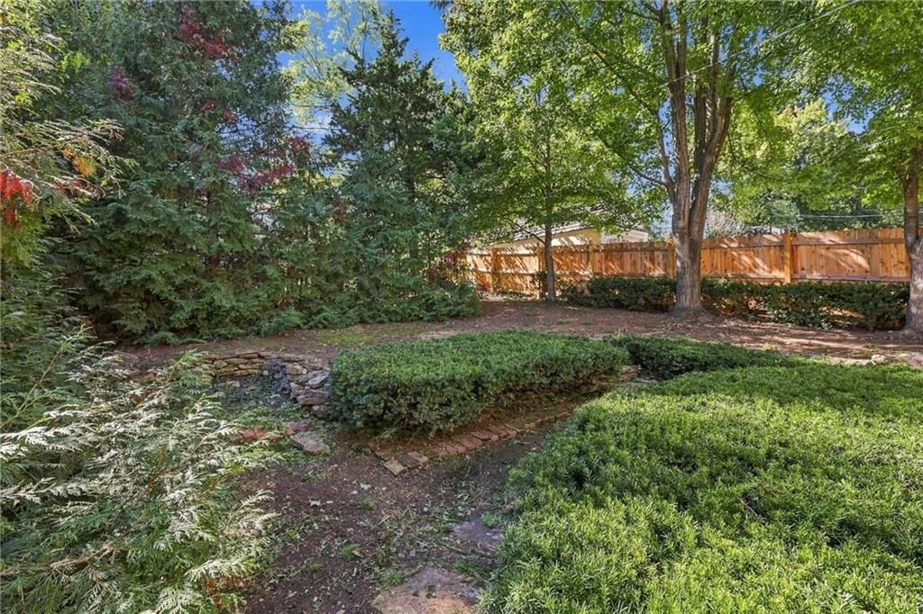 Photo 25 of 32 - 2017 W 50th Street, Westwood Hills, KS 66205