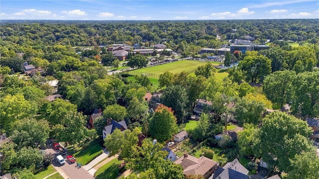 Photo 29 of 32 - 2017 W 50th Street, Westwood Hills, KS 66205