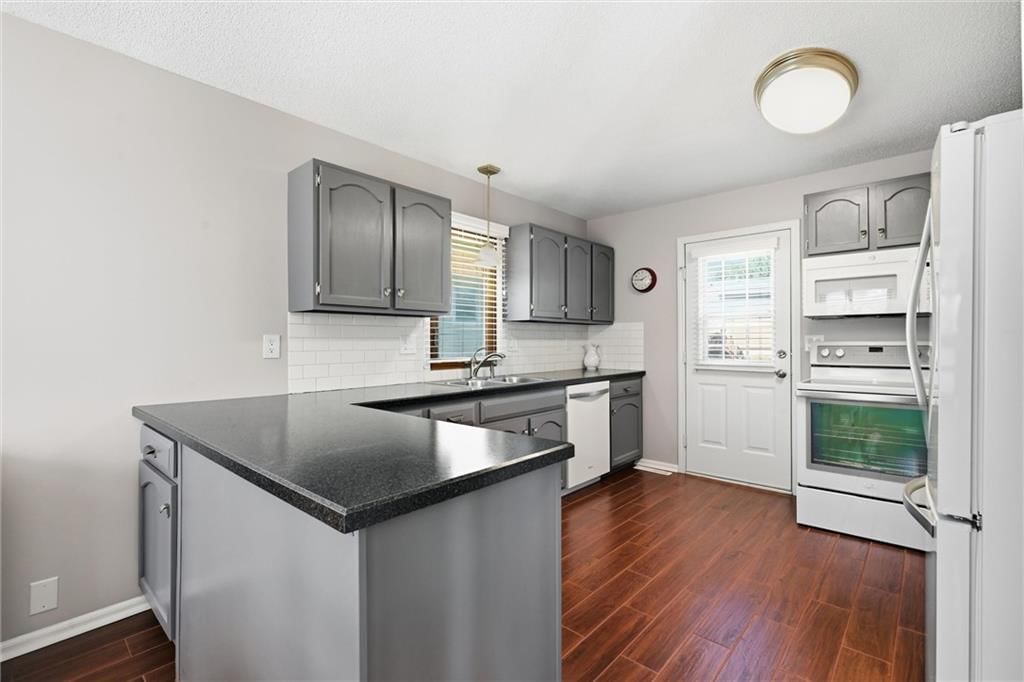 Photo 7 of 28 - 16512 E 51st Street Court S, Independence, MO 64055