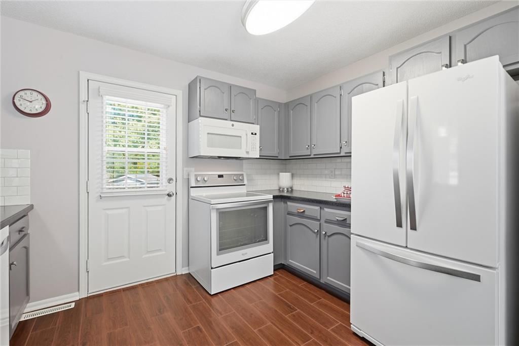 Photo 10 of 28 - 16512 E 51st Street Court S, Independence, MO 64055