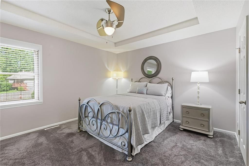 Photo 13 of 28 - 16512 E 51st Street Court S, Independence, MO 64055