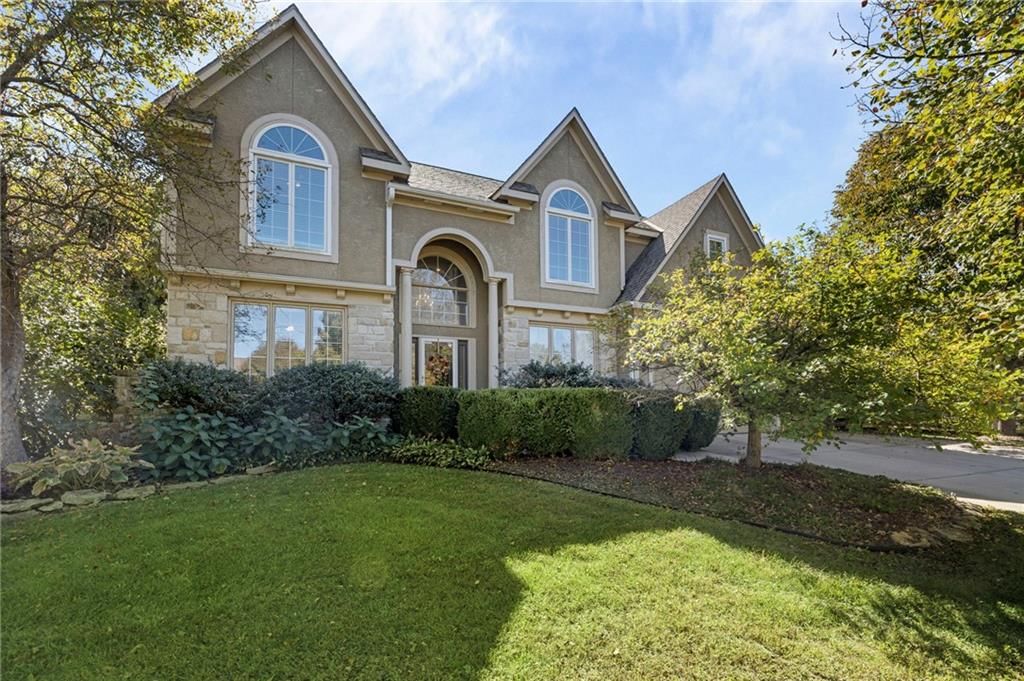 5211 W 164th Terrace, Overland Park, KS