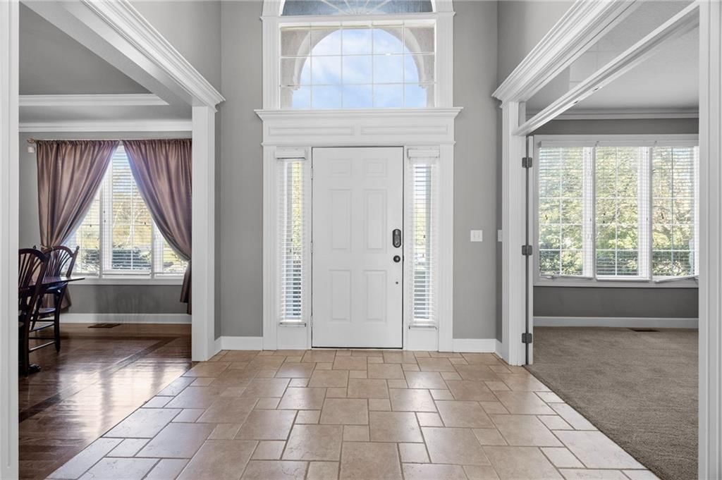 5211 W 164th Terrace, Overland Park, KS: listing photo 3