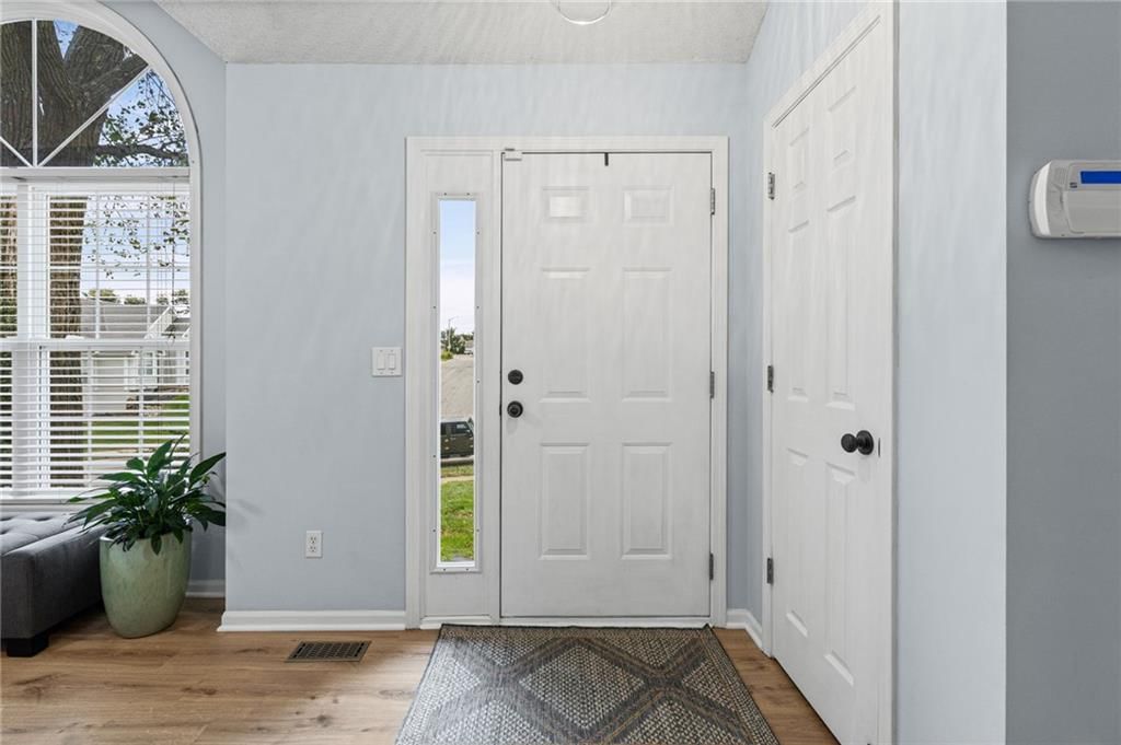 5137 N Pennsylvania Street, Kansas City, MO: listing photo 2