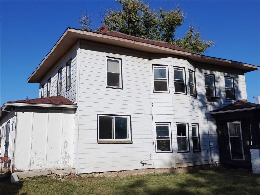 Photo 8 of 8 - 4639 Sortor Drive, Kansas City, KS 66104