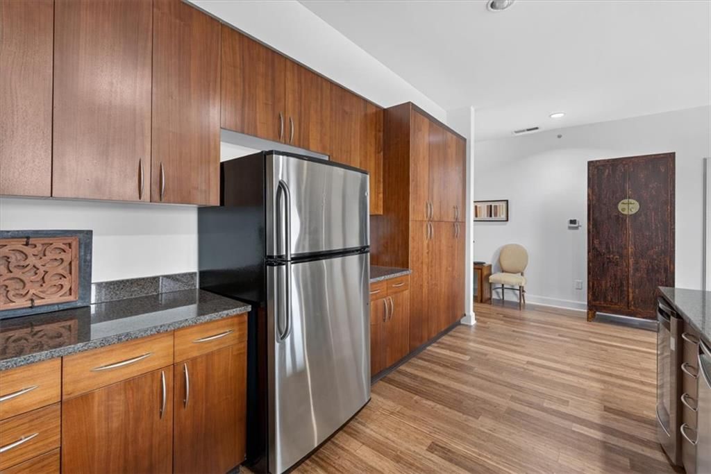 Photo 10 of 48 - 4521 Wornall Road #106, Kansas City, MO 64111