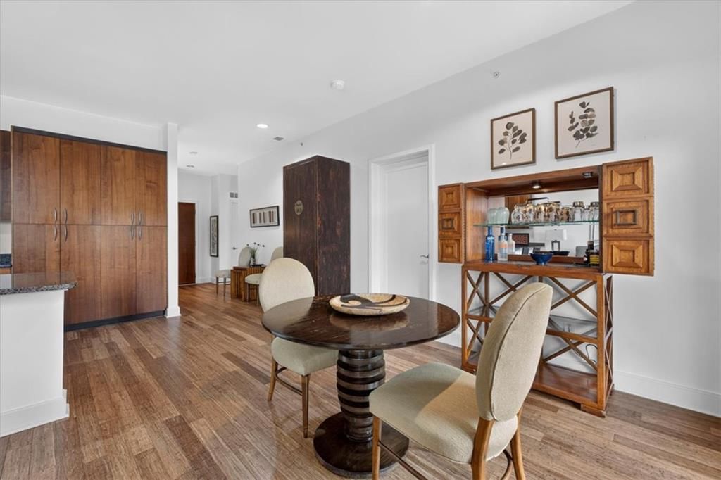 Photo 12 of 48 - 4521 Wornall Road #106, Kansas City, MO 64111