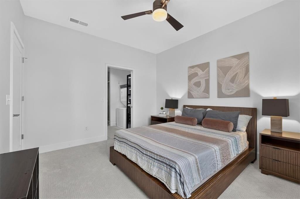 Photo 18 of 48 - 4521 Wornall Road #106, Kansas City, MO 64111