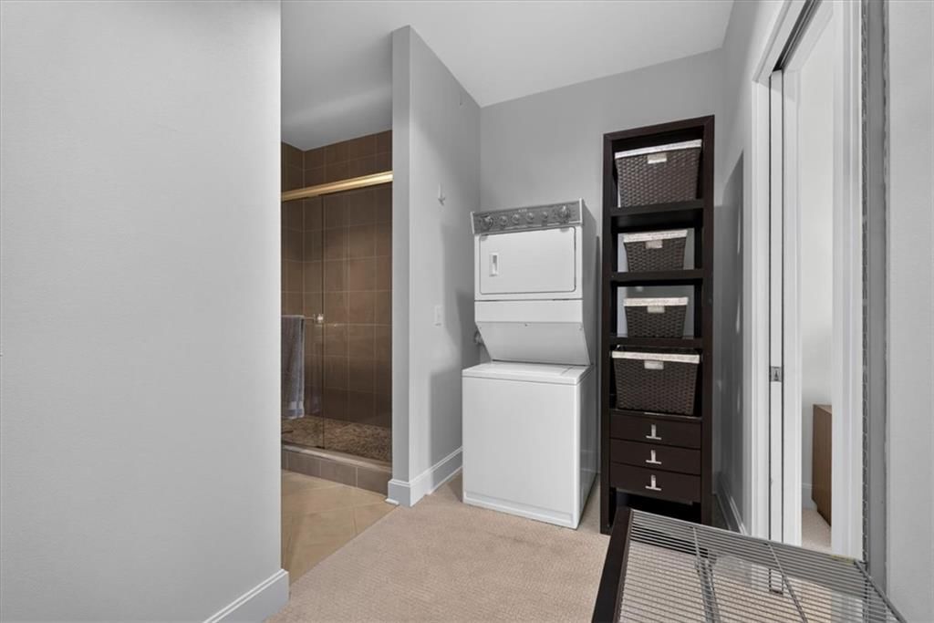 Photo 20 of 48 - 4521 Wornall Road #106, Kansas City, MO 64111