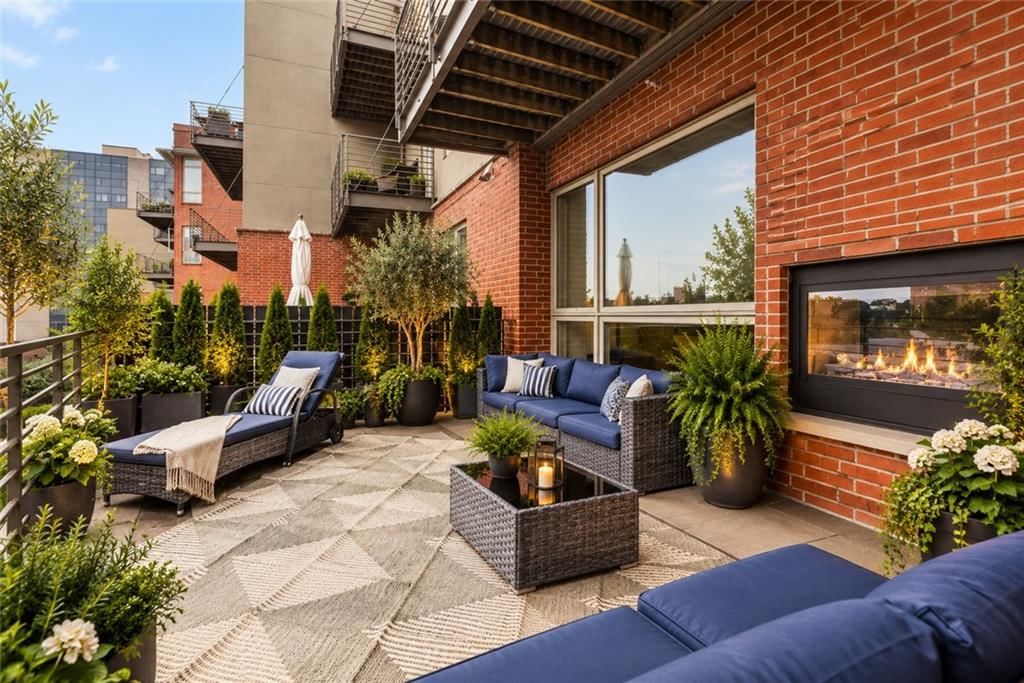 Photo 27 of 48 - 4521 Wornall Road #106, Kansas City, MO 64111