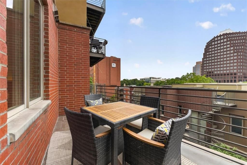 Photo 28 of 48 - 4521 Wornall Road #106, Kansas City, MO 64111