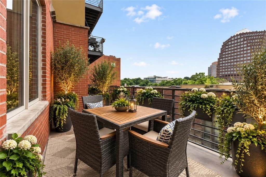 Photo 29 of 48 - 4521 Wornall Road #106, Kansas City, MO 64111