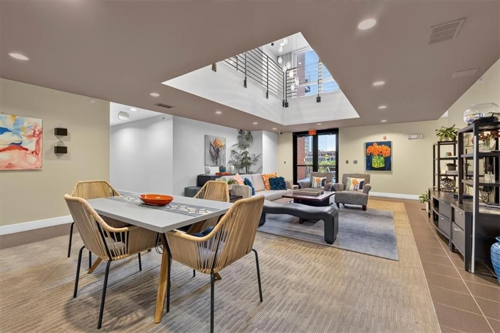 Photo 31 of 48 - 4521 Wornall Road #106, Kansas City, MO 64111