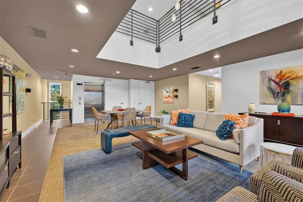 Photo 32 of 48 - 4521 Wornall Road #106, Kansas City, MO 64111