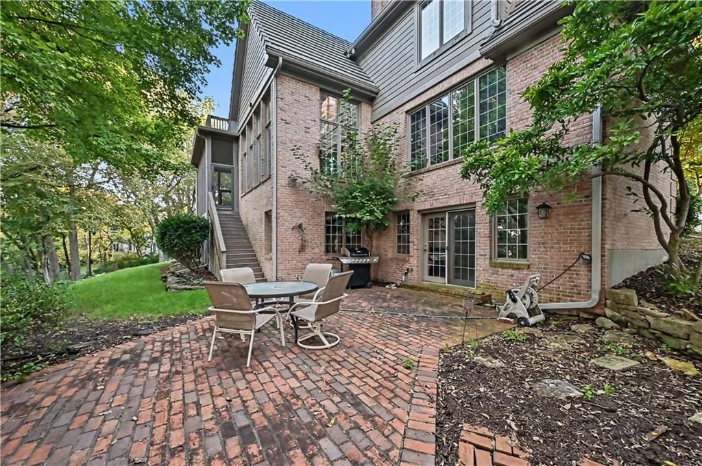 Paver patio at 60 W Dundee Court, Loch Lloyd, MO 64012