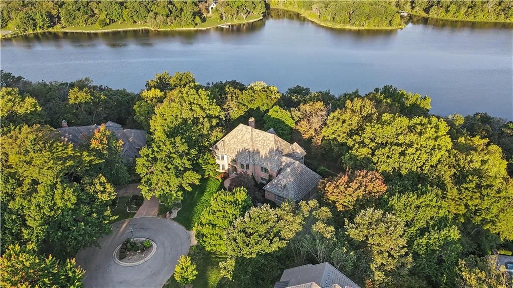 Photo 26 of 28 - 60 W Dundee Court, Loch Lloyd, MO 64012