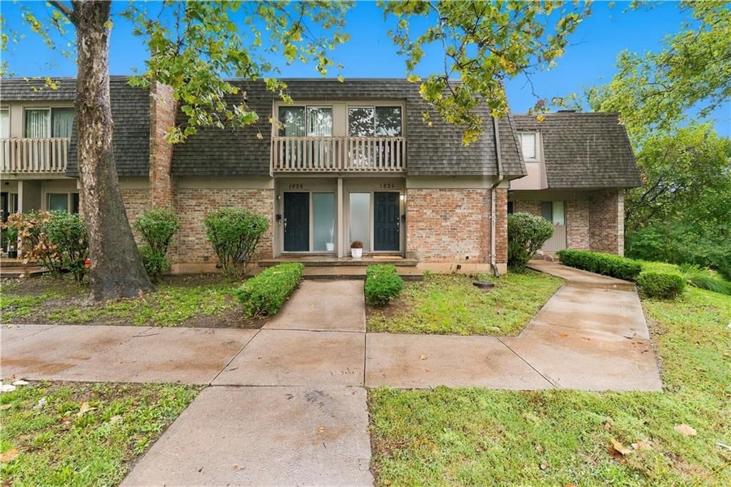 Photo 1 of 26 - 1824 E 97th Street, Kansas City, MO 64131