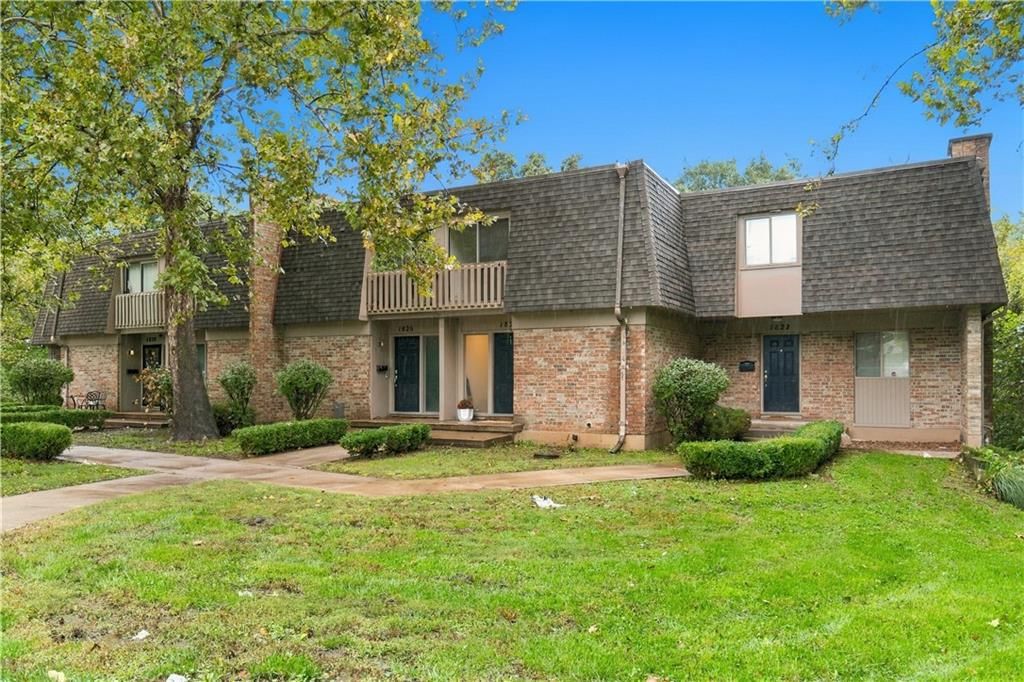 Photo 2 of 26 - 1824 E 97th Street, Kansas City, MO 64131