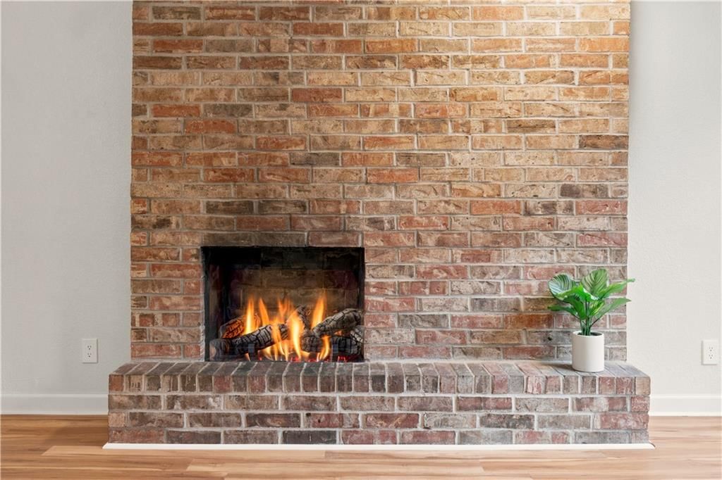 Photo 6 of 26 - 1824 E 97th Street, Kansas City, MO 64131