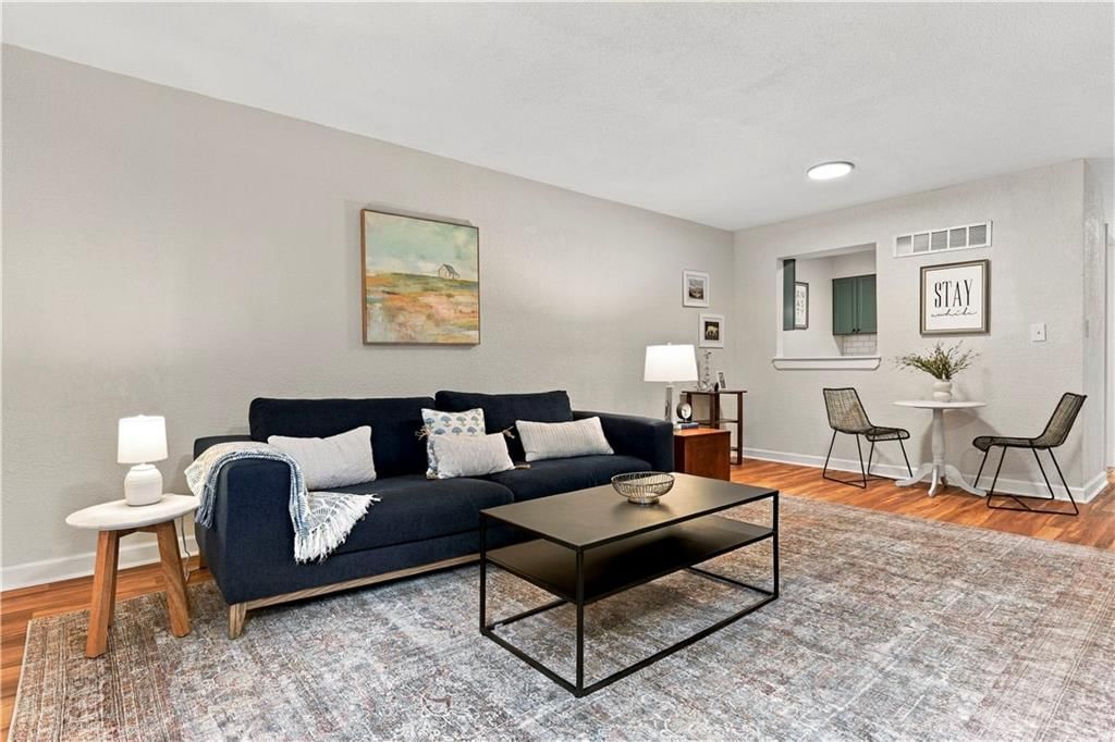 Photo 8 of 26 - 1824 E 97th Street, Kansas City, MO 64131