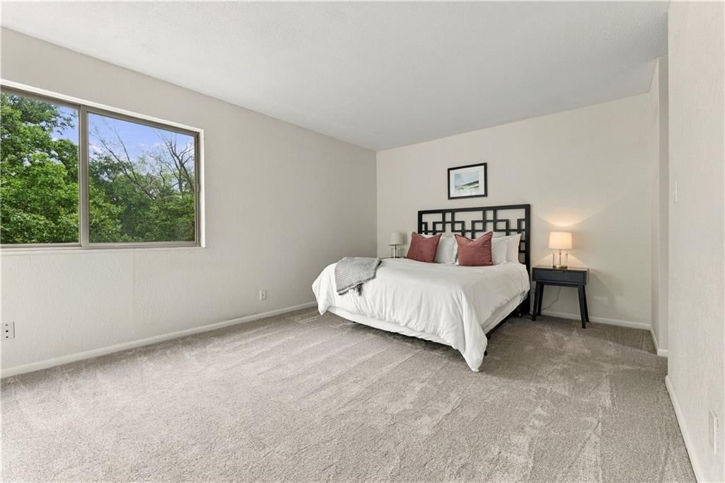Photo 16 of 26 - 1824 E 97th Street, Kansas City, MO 64131