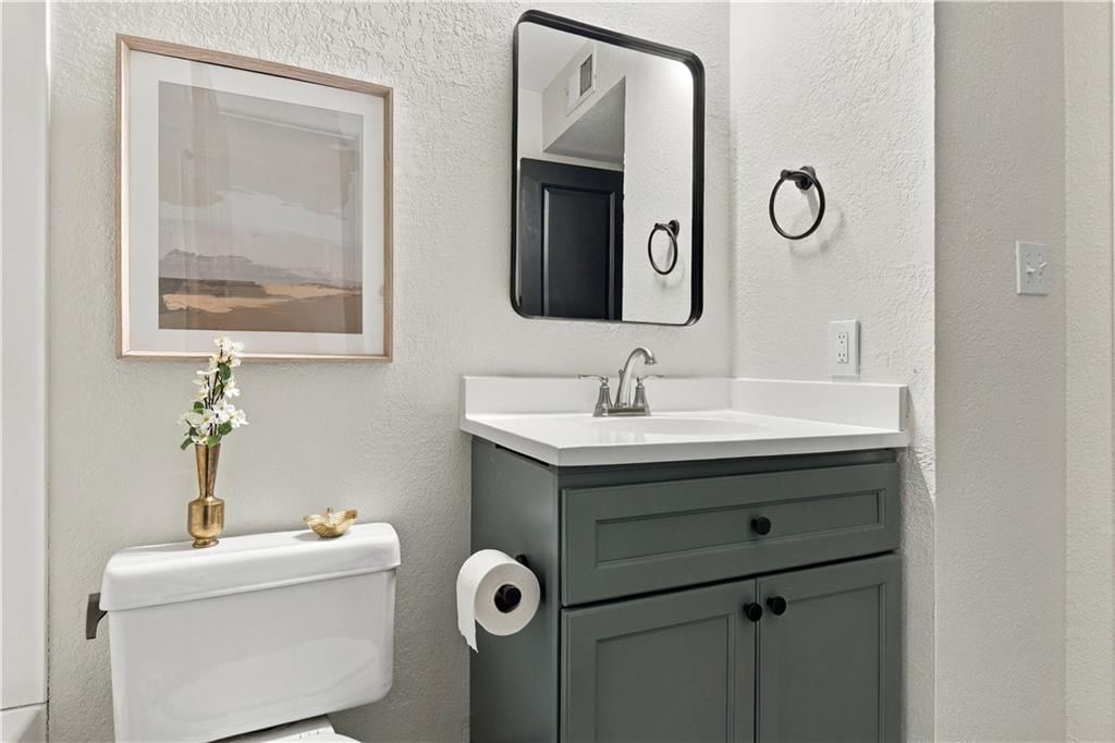 Photo 18 of 26 - 1824 E 97th Street, Kansas City, MO 64131