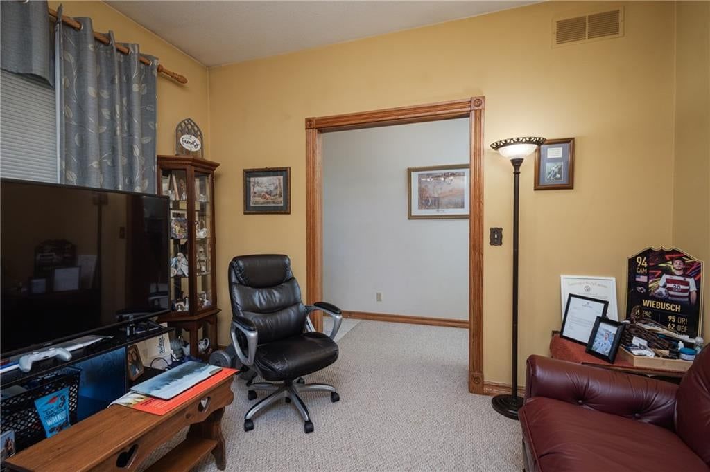 Photo 7 of 50 - 2607 Quail Street, Harrisonville, MO 64701