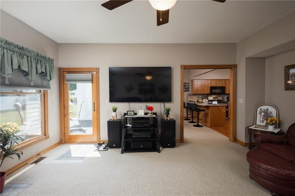 Photo 12 of 50 - 2607 Quail Street, Harrisonville, MO 64701