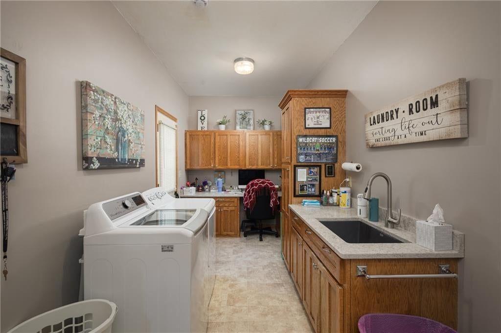 Photo 20 of 50 - 2607 Quail Street, Harrisonville, MO 64701