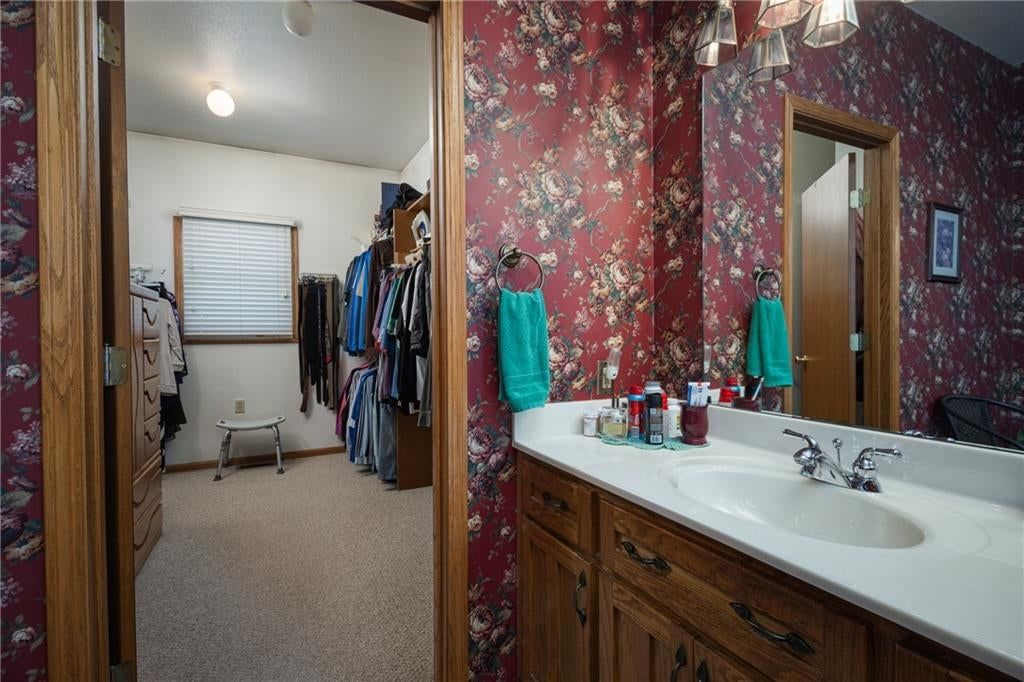 Photo 26 of 50 - 2607 Quail Street, Harrisonville, MO 64701