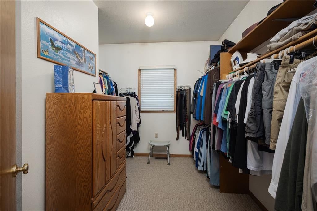 Photo 27 of 50 - 2607 Quail Street, Harrisonville, MO 64701