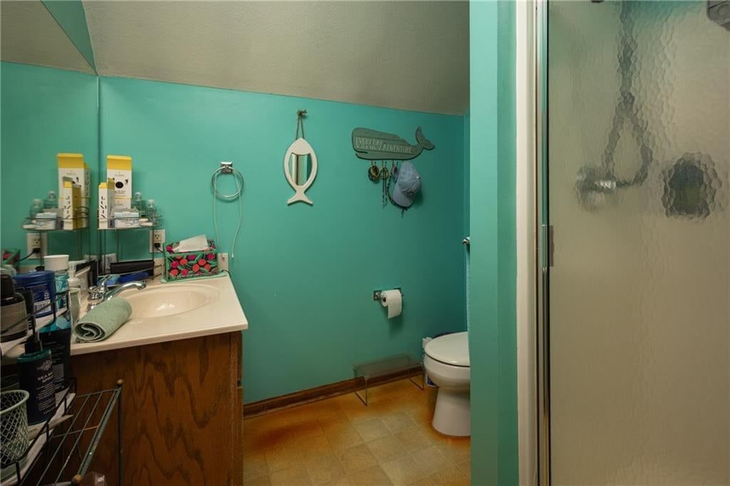 Photo 35 of 50 - 2607 Quail Street, Harrisonville, MO 64701
